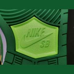SB DUNK LOW x BEN & JERRY'S CHUNKY DUNKY