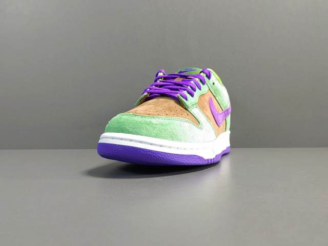 SB DUNK x VENEER