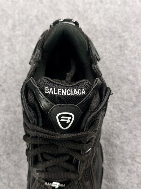 1:1 quality version B Runner Black 656063W3RA11000 / 677402W3RB11000