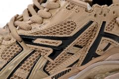 1:1 quality version B Runner Dark Brown 677402W1RA80125