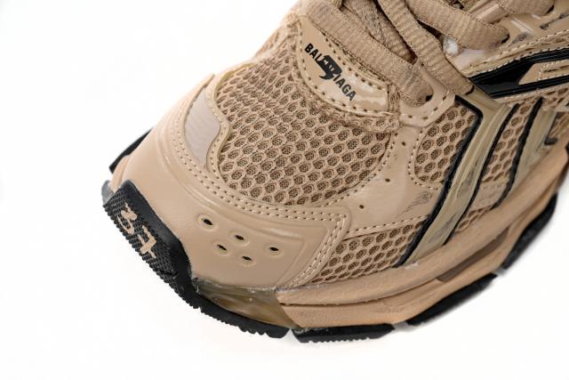 1:1 quality version B Runner Dark Brown 677402W1RA80125