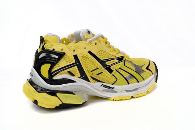 1:1 quality version B Runner Black Yellow 677402W2RD30510