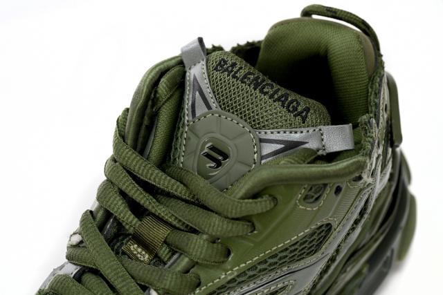 1:1 quality version B Runner Army Green 677402 W1RN3 2025