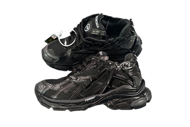 1:1 quality version B Runner Black 656063W3RA11000 / 677402W3RB11000