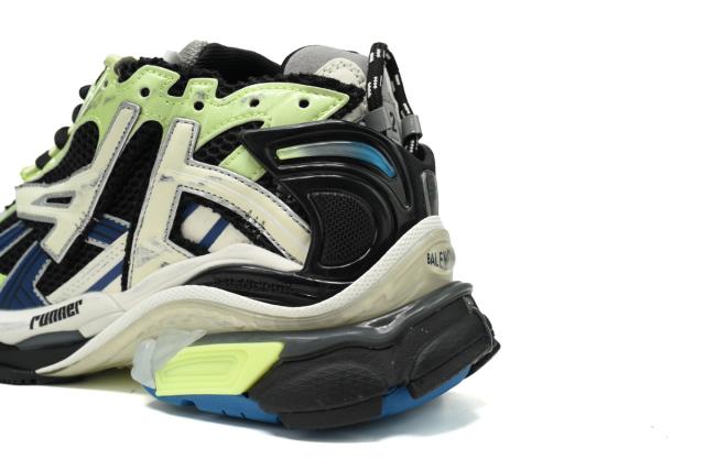 1:1 quality version B Runner Green Blue Black Grey 677403W3RB55179
