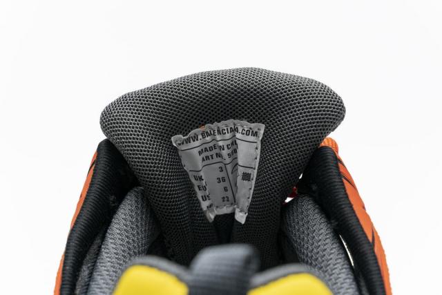 B Track.2 Sneaker Black Orange 568614 W2GN8 2008
