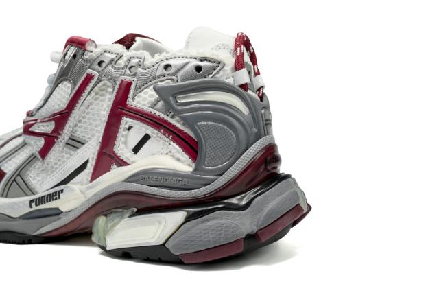 1:1 quality version B Runner Burgundy 677403W3RB39069