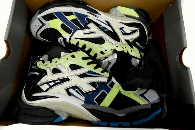 1:1 quality version B Runner Green Blue Black Grey 677403W3RB55179