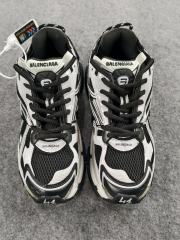 1:1 quality version B Runner White Black White 677403W3RB29010