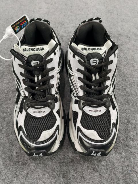 1:1 quality version B Runner White Black White 677403W3RB29010