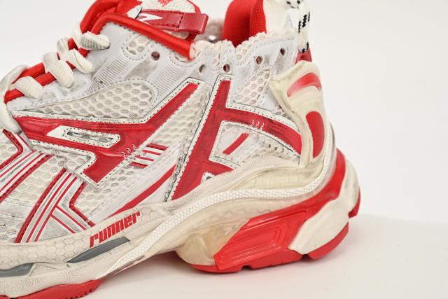 1:1 quality version B Runner White Red 677402W3RB29060