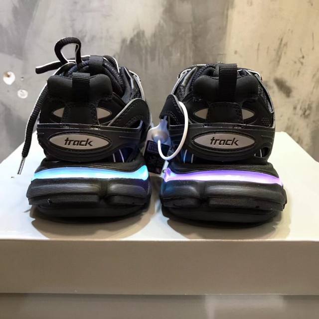 1:1 quality LED Track Trainer Sneakers Black