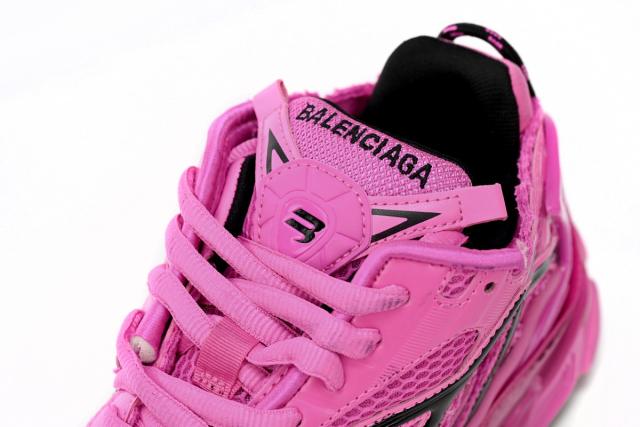 1:1 quality version B Runner Fuchsia Pink 677402W3RB25510