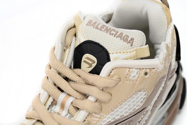 1:1 quality version B Runner Beige Black White 677403W3RB39891