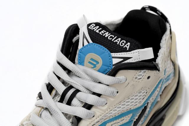 1:1 quality version B Runner Beige Grey Blue 677402W5RH60312