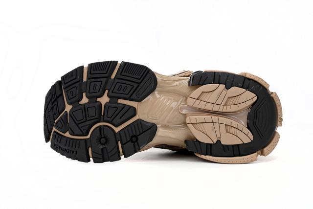 1:1 quality version B Runner Dark Brown 677402W1RA80125