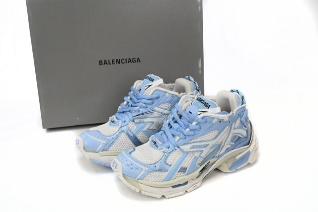 1:1 quality version B Runner White Light Blue 677402W3RB29744