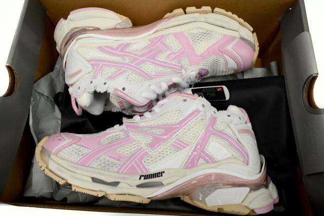 1:1 quality version B Runner Pink White 677402W3RB39059