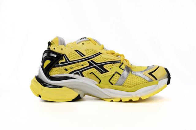 1:1 quality version B Runner Black Yellow 677402W2RD30510