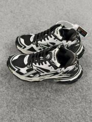 1:1 quality version B Runner White Black White 677403W3RB29010