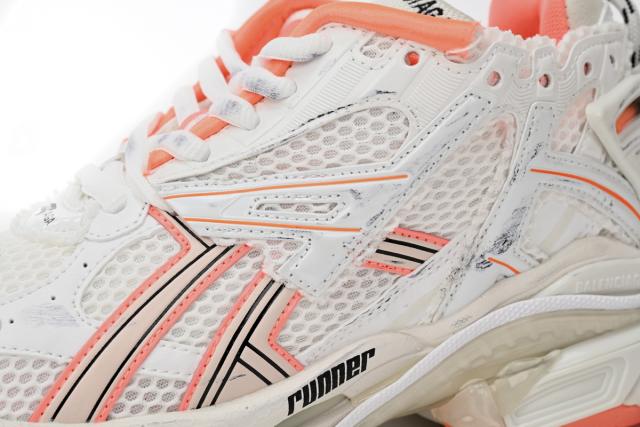 1:1 quality version B Runner Trainer Fluo Orange 677403W3RBM9770