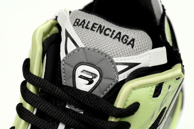 1:1 quality version B Runner Green Blue Black Grey 677403W3RB55179