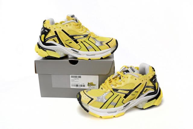 1:1 quality version B Runner Black Yellow 677402W2RD30510