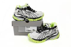 1:1 quality version B Runner Black, white, and Yellow 677402W3RBP1093