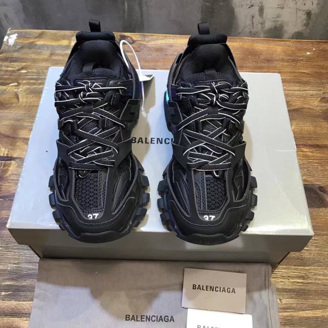 1:1 quality LED Track Trainer Sneakers Black