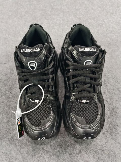 1:1 quality version B Runner Black 656063W3RA11000 / 677402W3RB11000