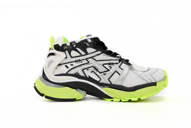 1:1 quality version B Runner Black, white, and Yellow 677402W3RBP1093