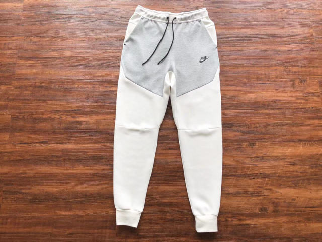 18_Nik* Tech Fleece Tracksuit