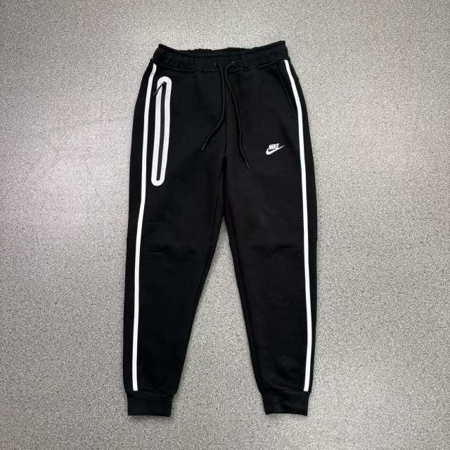 39_Nik* Tech Fleece Tracksuit