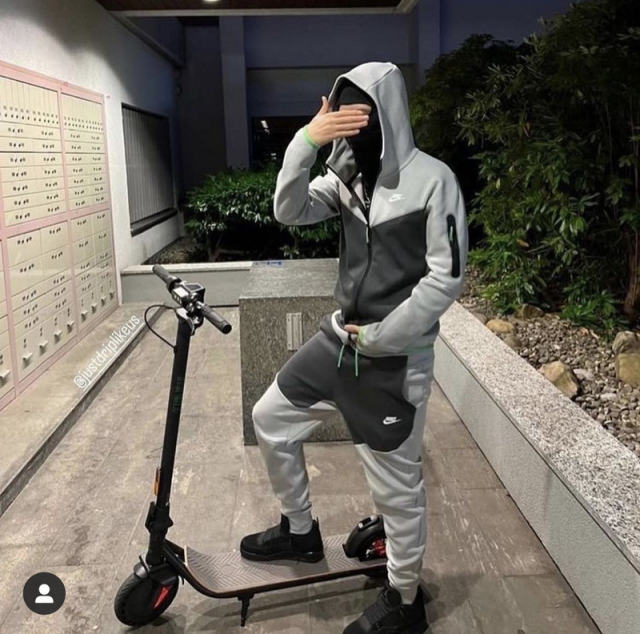 34_Nik* Tech Fleece Tracksuit