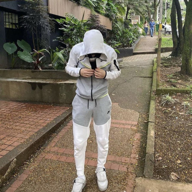 18_Nik* Tech Fleece Tracksuit