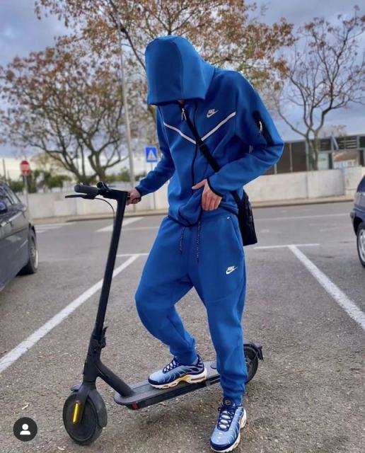 28_Nik* Tech Fleece Tracksuit