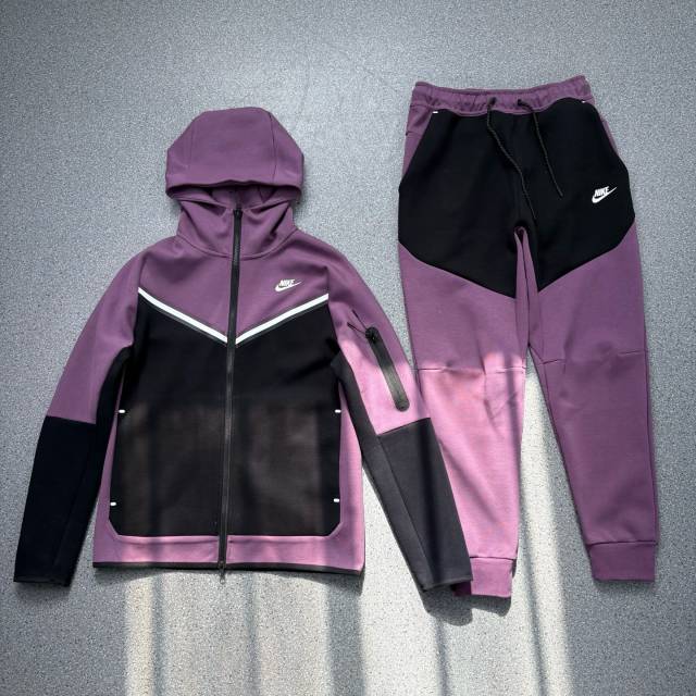 38_Nik* Tech Fleece Tracksuit