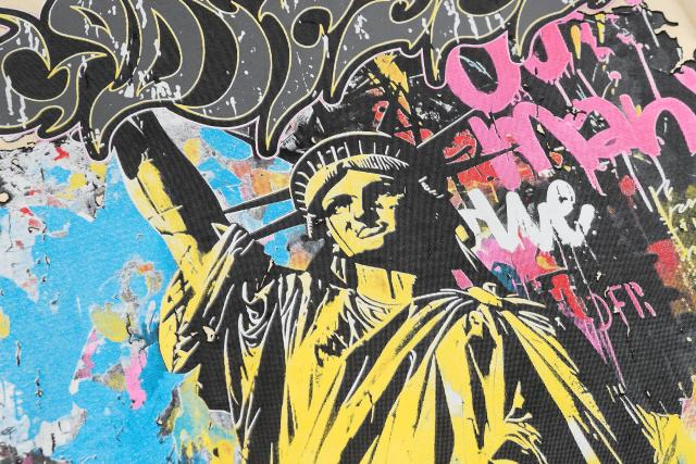 Statue of Liberty Graffiti Letter Print Washed Version Long Sleeve T-Shirt 3 colors 28702248