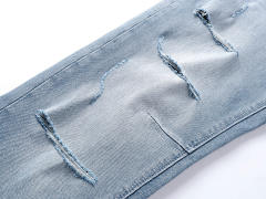 Embroidered Logo Distressed Jeans 28750121