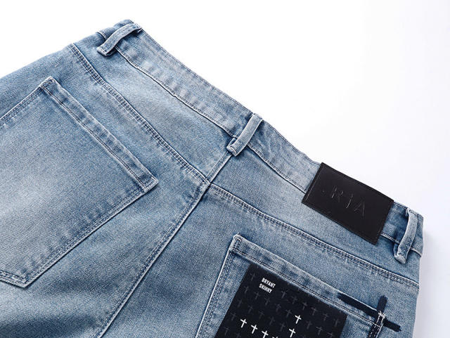 Embroidered Logo Distressed Jeans 28750121
