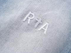 Knee-Ripped Jeans 28750137