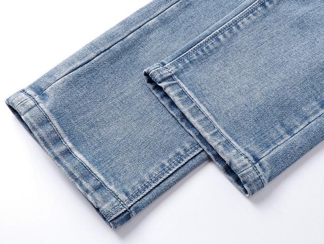 Knee-Ripped Jeans 28750137