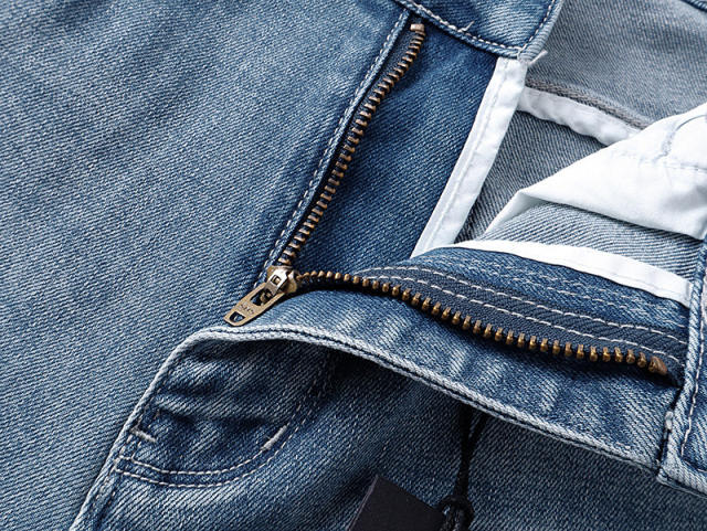 Embroidered Logo Distressed Jeans 28750121