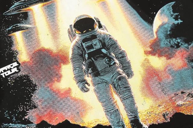 Spacecraft Astronaut Print Long Sleeve T-Shirt 28704412