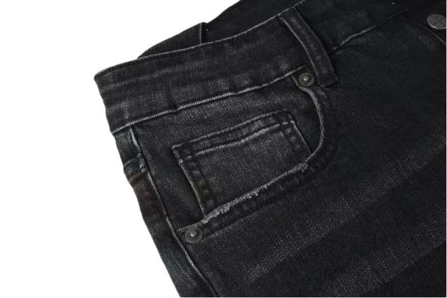 1:1 quality version Red Letter Embroidery Hole Jeans 28700618