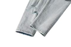 1:1 quality version Worn Hole Logo Printed Jeans 28700619