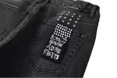 1:1 quality version Knee Logo Print Ripped Jeans 28700620