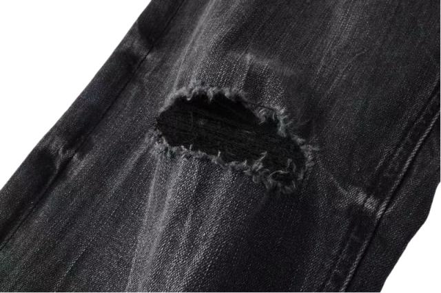 1:1 quality version Knee Logo Print Ripped Jeans 28700620