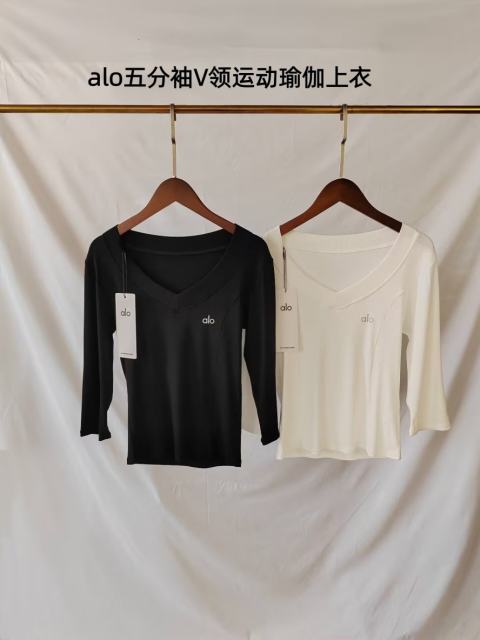 Alο Women Slim Fit Quick-Dry Long-Sleeve T-Shirt