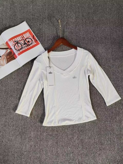 Alο Women Slim Fit Quick-Dry Long-Sleeve T-Shirt